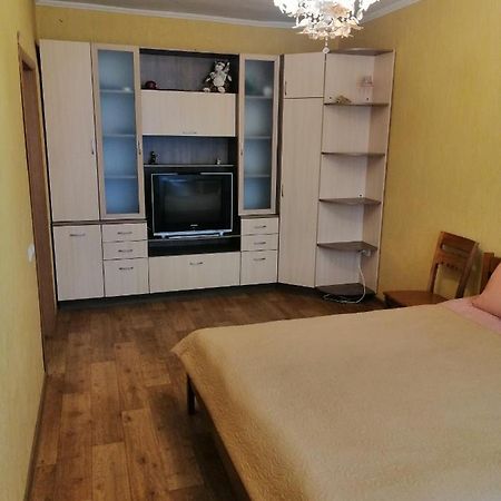Уютная Квартира На Лётной 6 Чернихив Екстериор снимка
